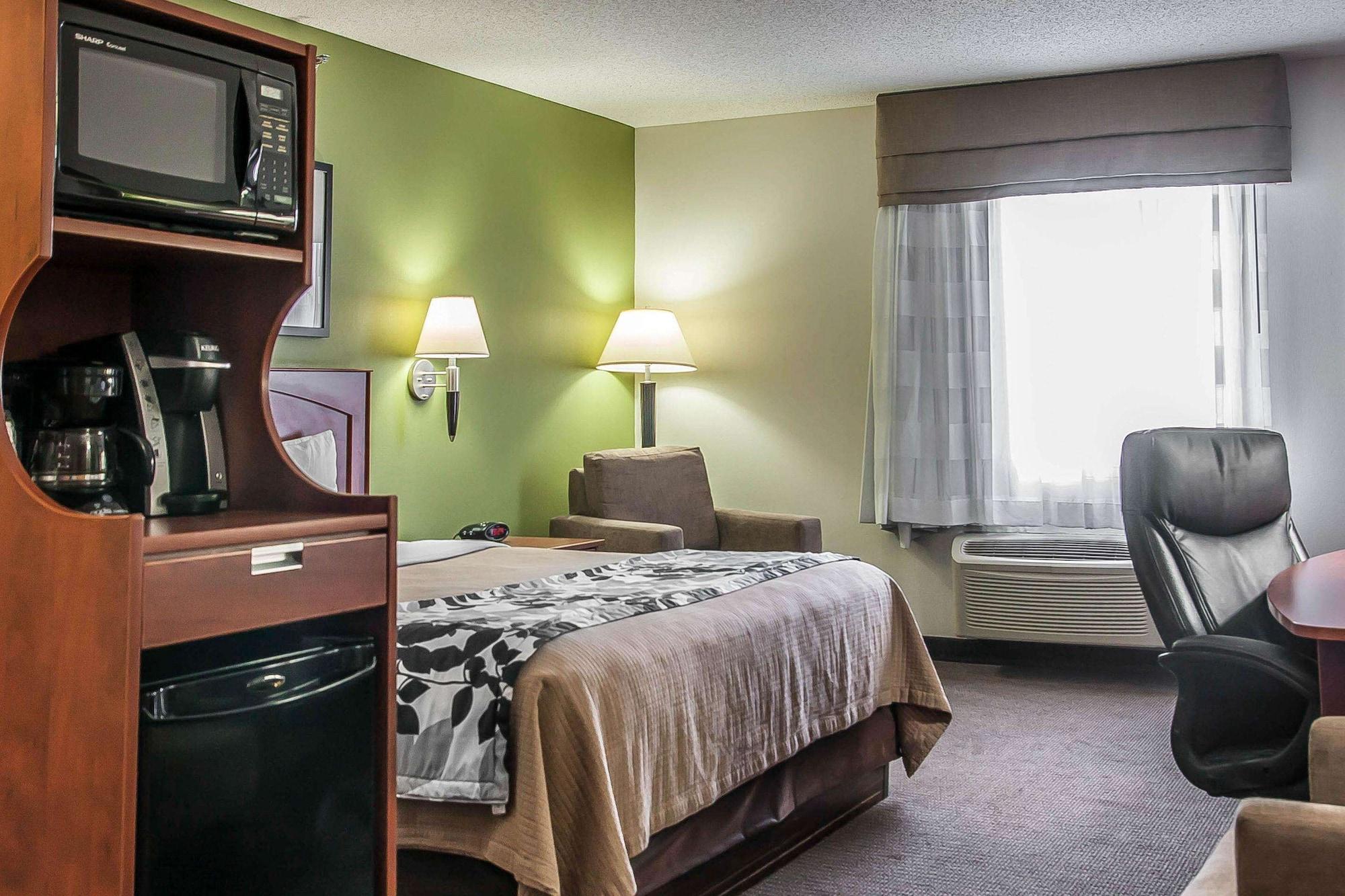 Sleep Inn & Suites Conference Center And Water Park Майнот Екстериор снимка