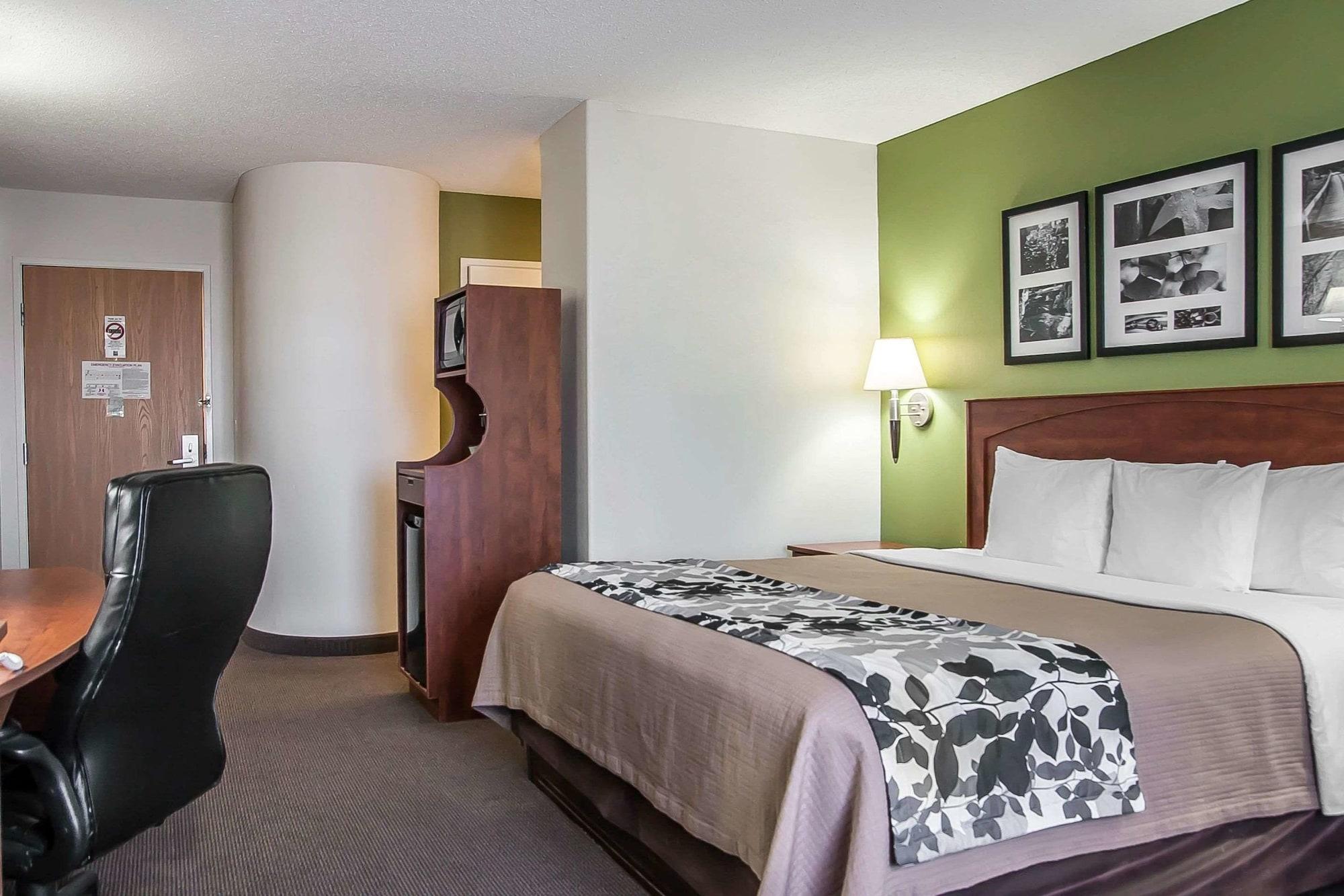 Sleep Inn & Suites Conference Center And Water Park Майнот Екстериор снимка