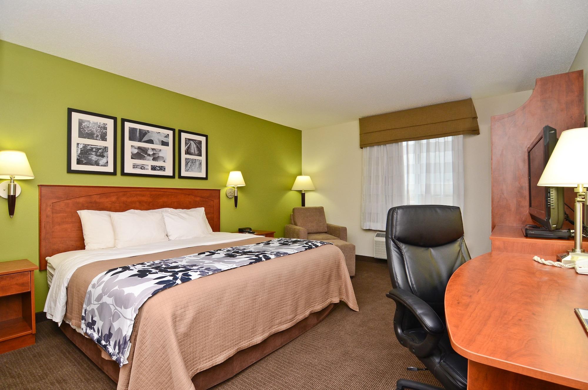 Sleep Inn & Suites Conference Center And Water Park Майнот Стая снимка
