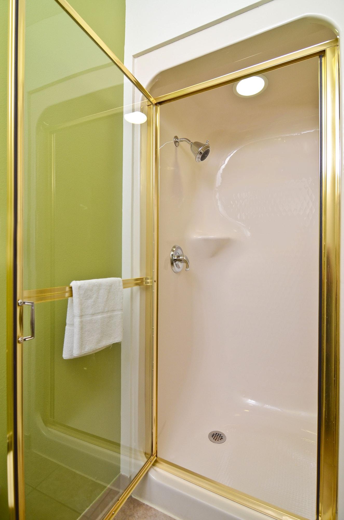 Sleep Inn & Suites Conference Center And Water Park Майнот Екстериор снимка