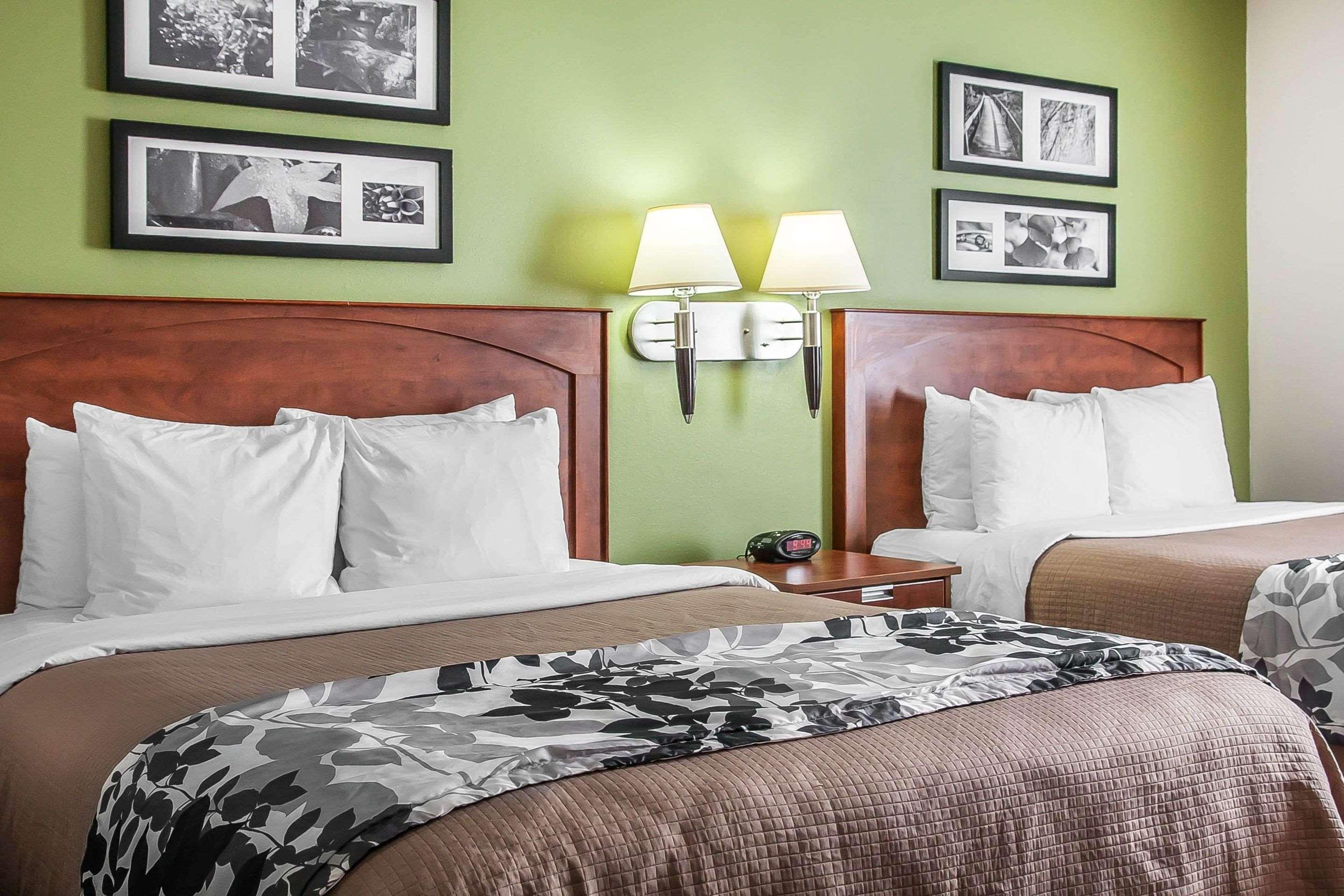 Sleep Inn & Suites Conference Center And Water Park Майнот Екстериор снимка