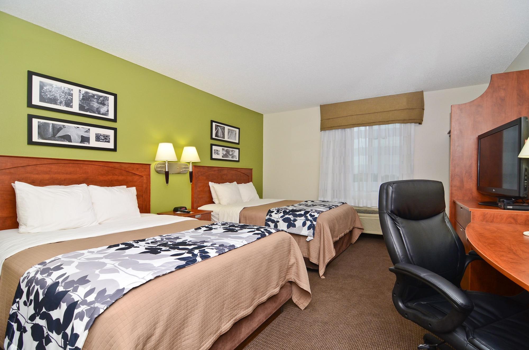 Sleep Inn & Suites Conference Center And Water Park Майнот Стая снимка