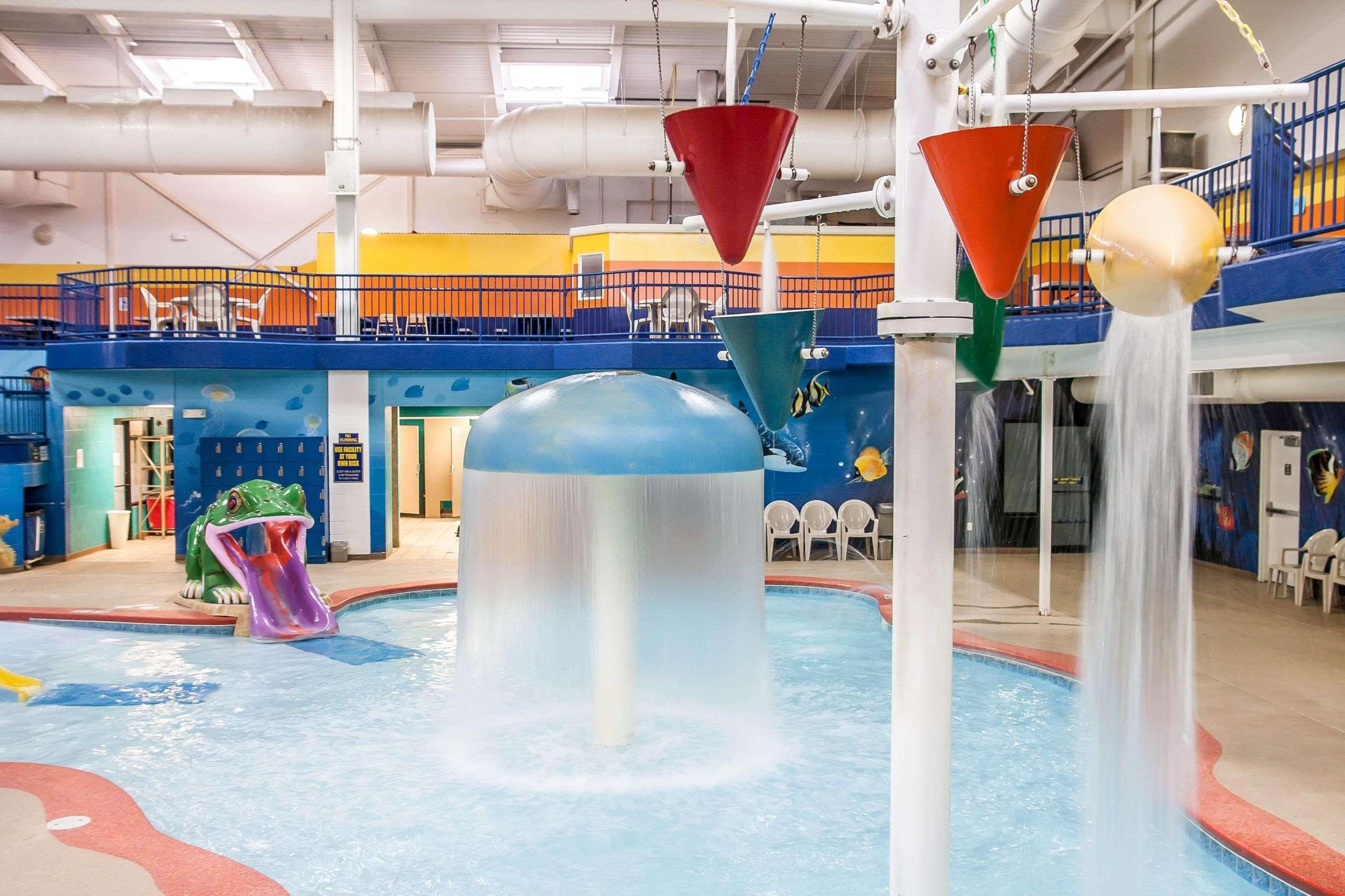 Sleep Inn & Suites Conference Center And Water Park Майнот Екстериор снимка