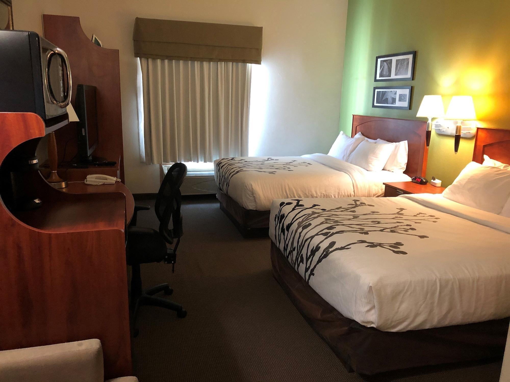 Sleep Inn & Suites Conference Center And Water Park Майнот Екстериор снимка