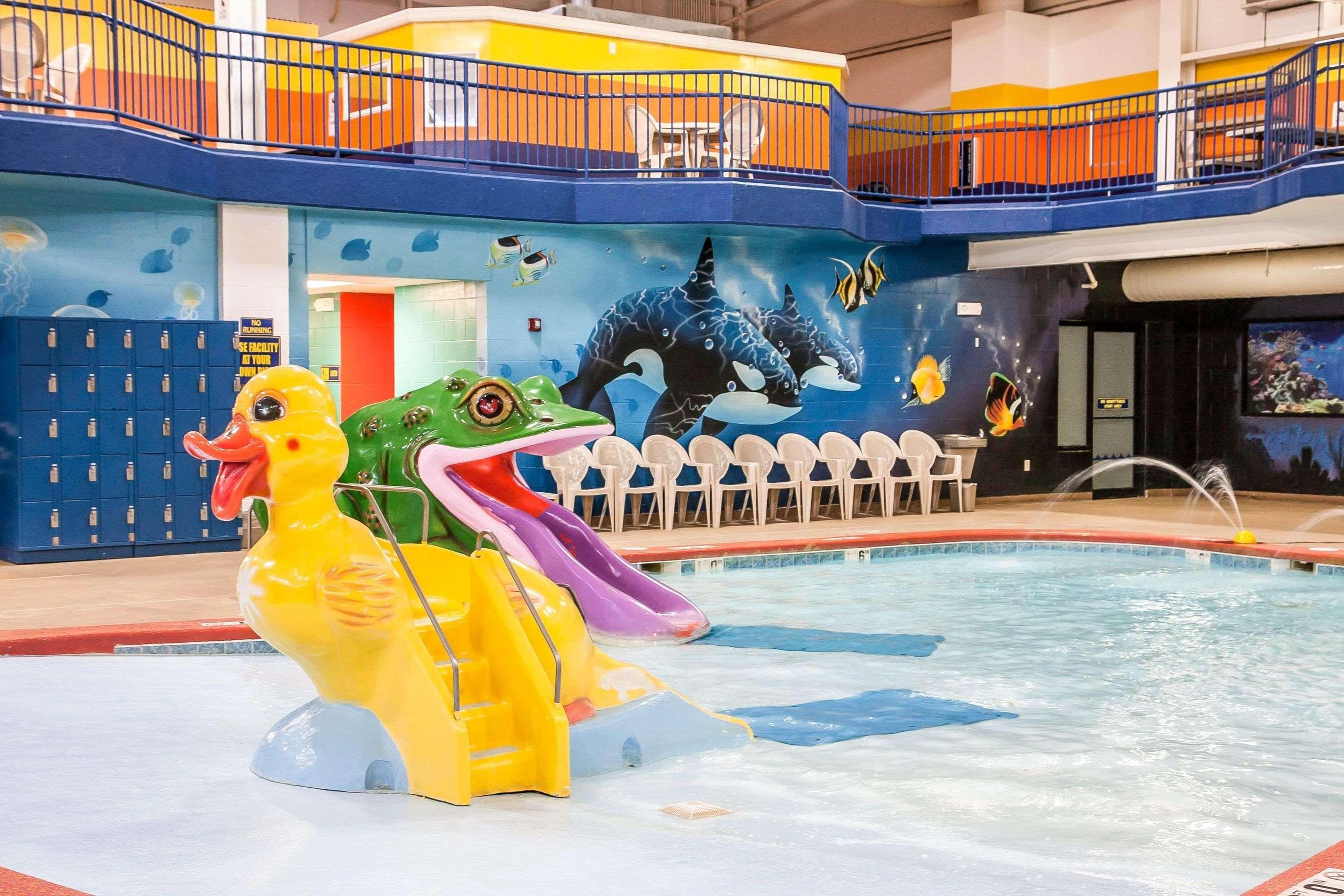 Sleep Inn & Suites Conference Center And Water Park Майнот Екстериор снимка