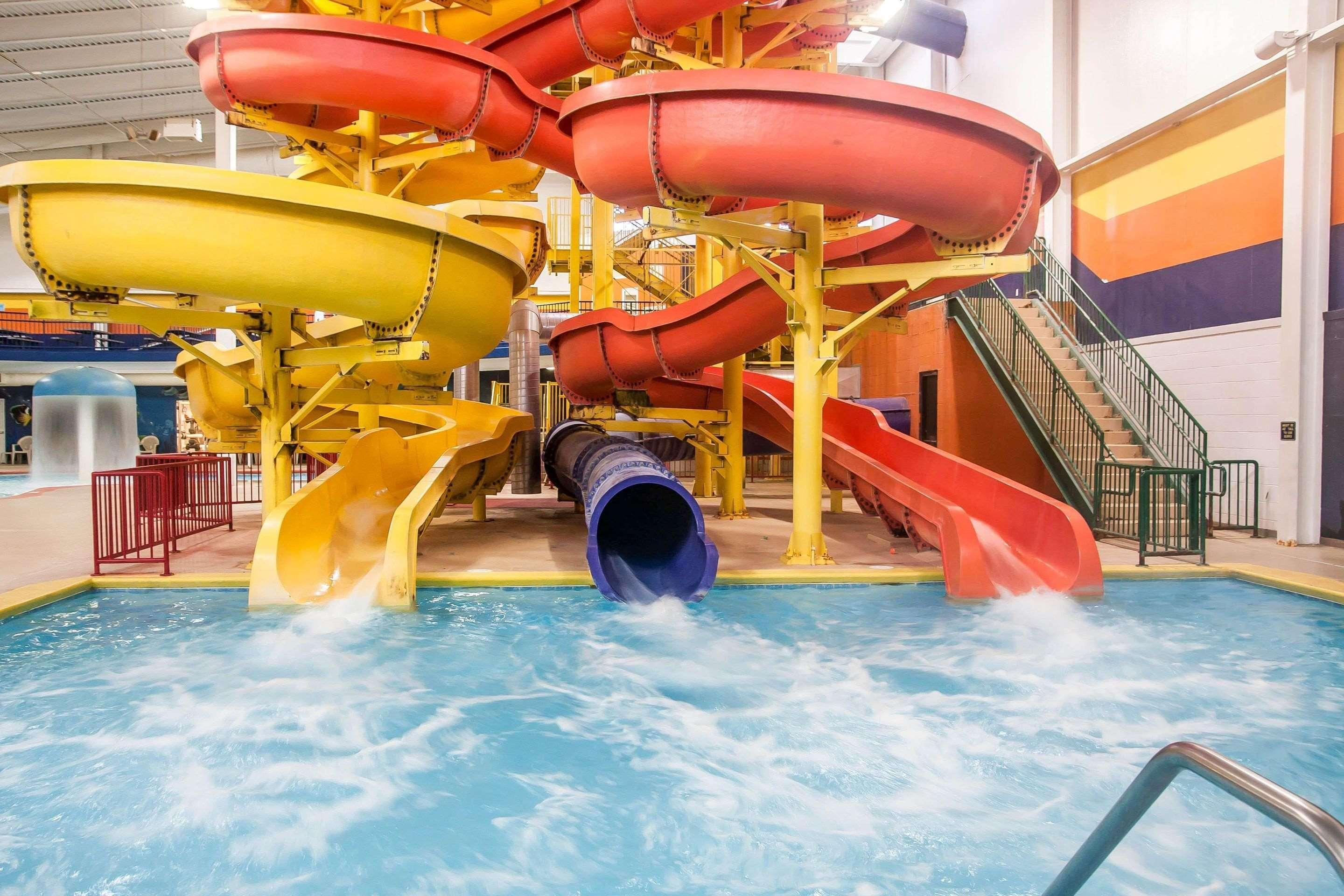 Sleep Inn & Suites Conference Center And Water Park Майнот Екстериор снимка