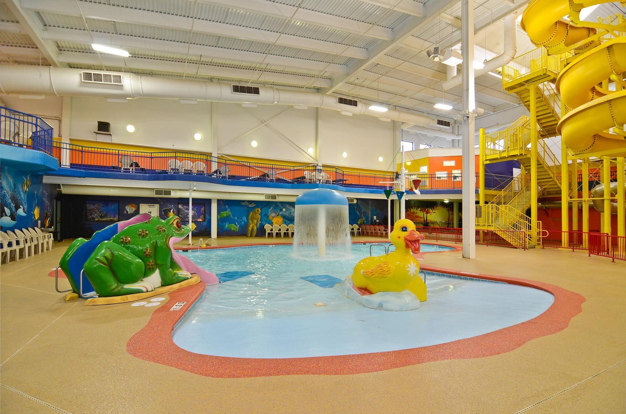 Sleep Inn & Suites Conference Center And Water Park Майнот Екстериор снимка