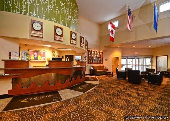 Sleep Inn & Suites Conference Center And Water Park Майнот Интериор снимка